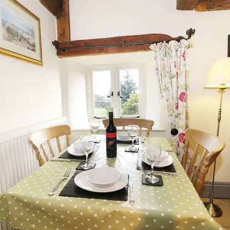 Honey Bee * סקארבורו